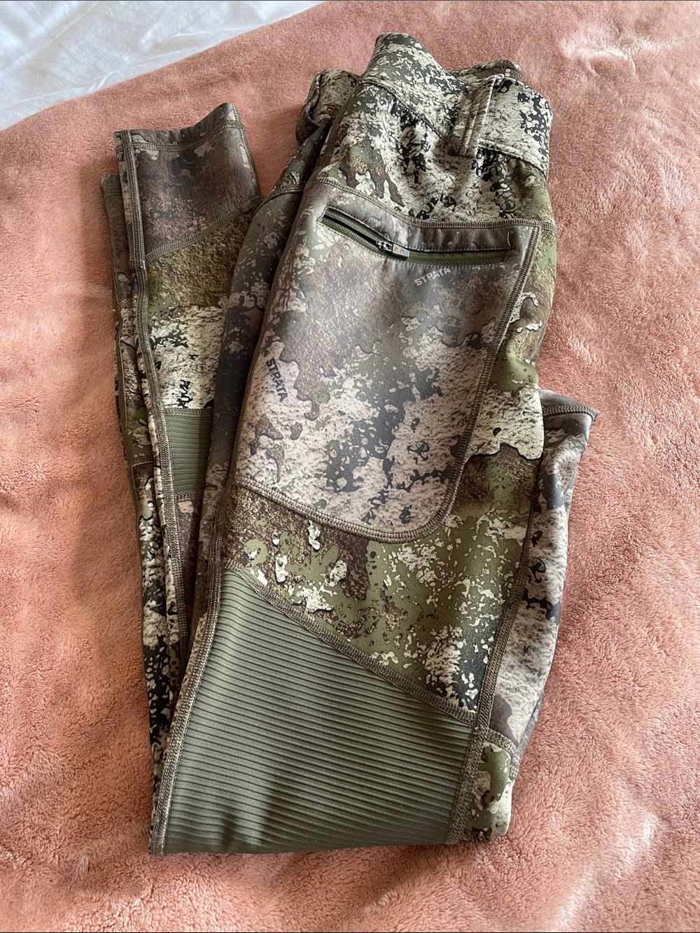 Olive Camo Leggings with Stretch Panels, XS - Picture 5 of 5